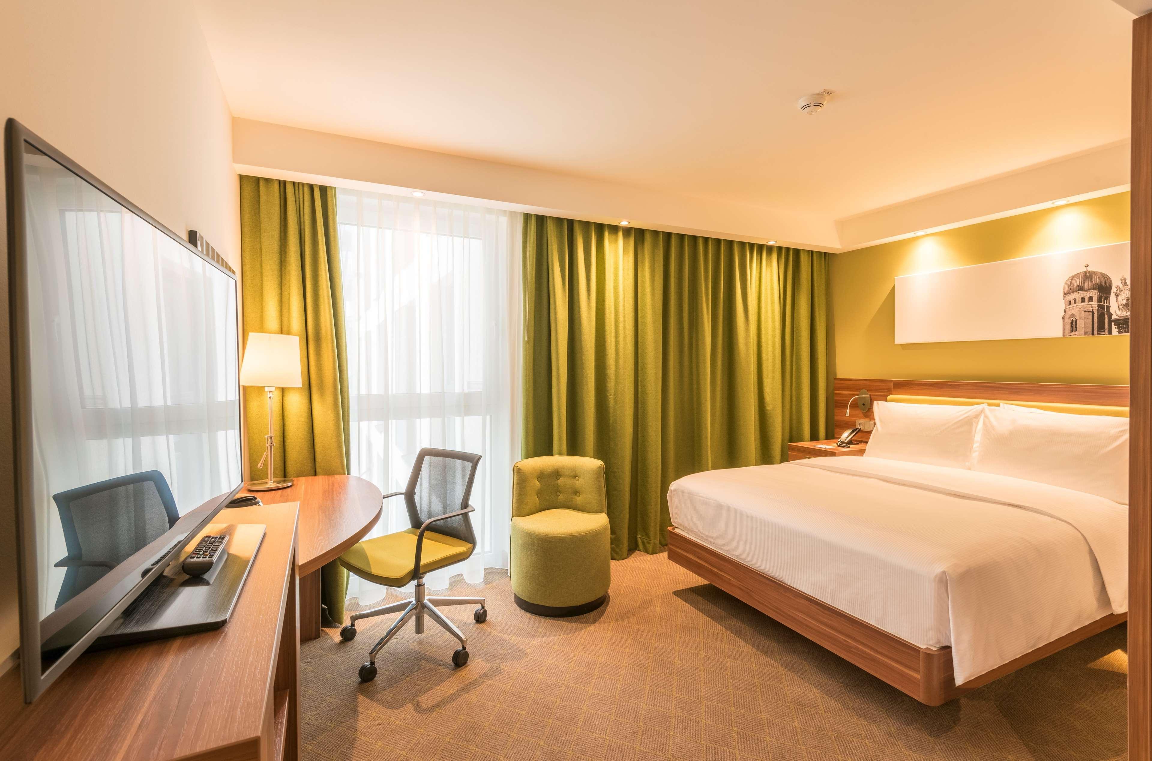 Отель Hampton By Hilton Munich City West Экстерьер фото