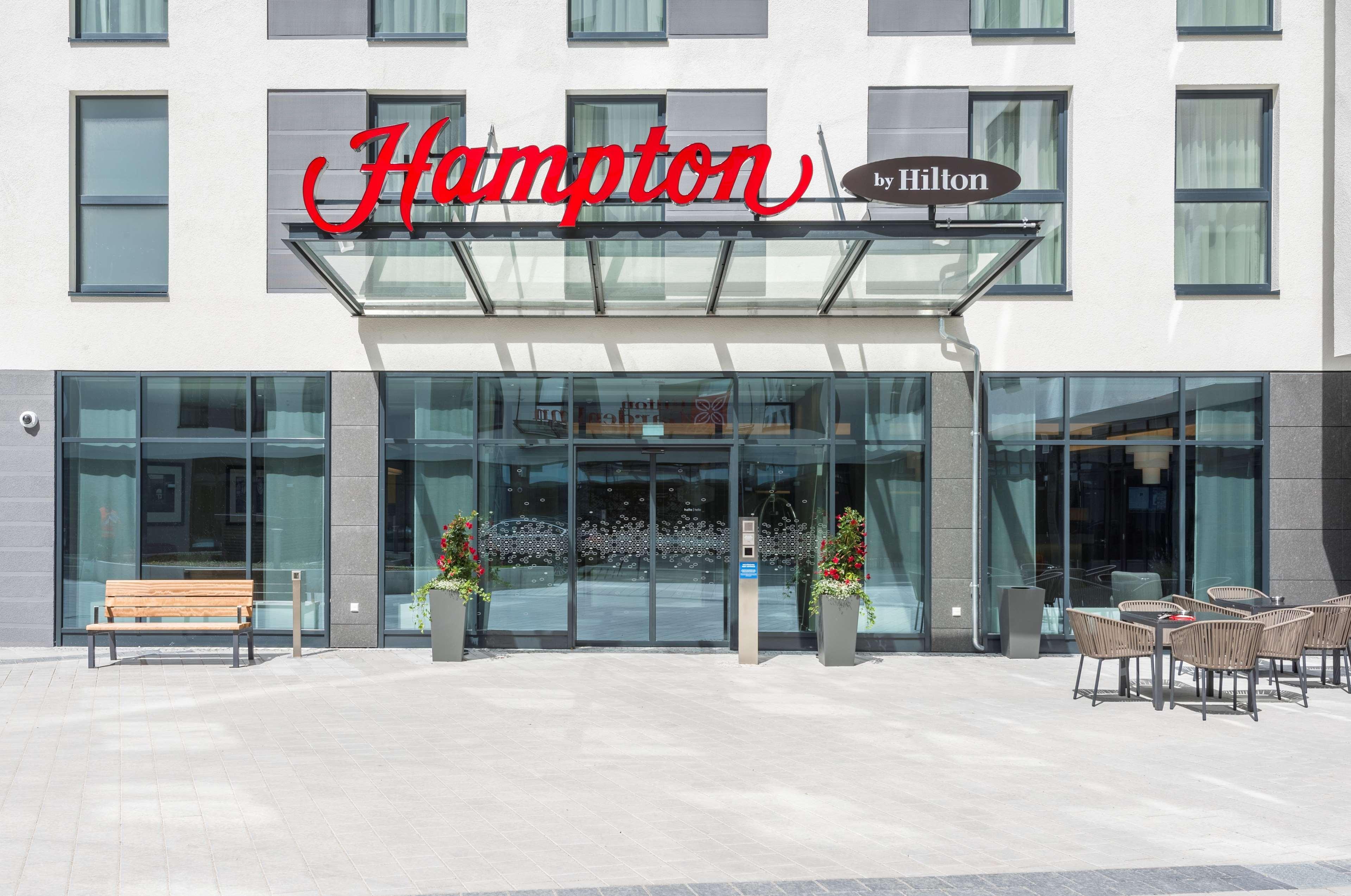 Отель Hampton By Hilton Munich City West Экстерьер фото