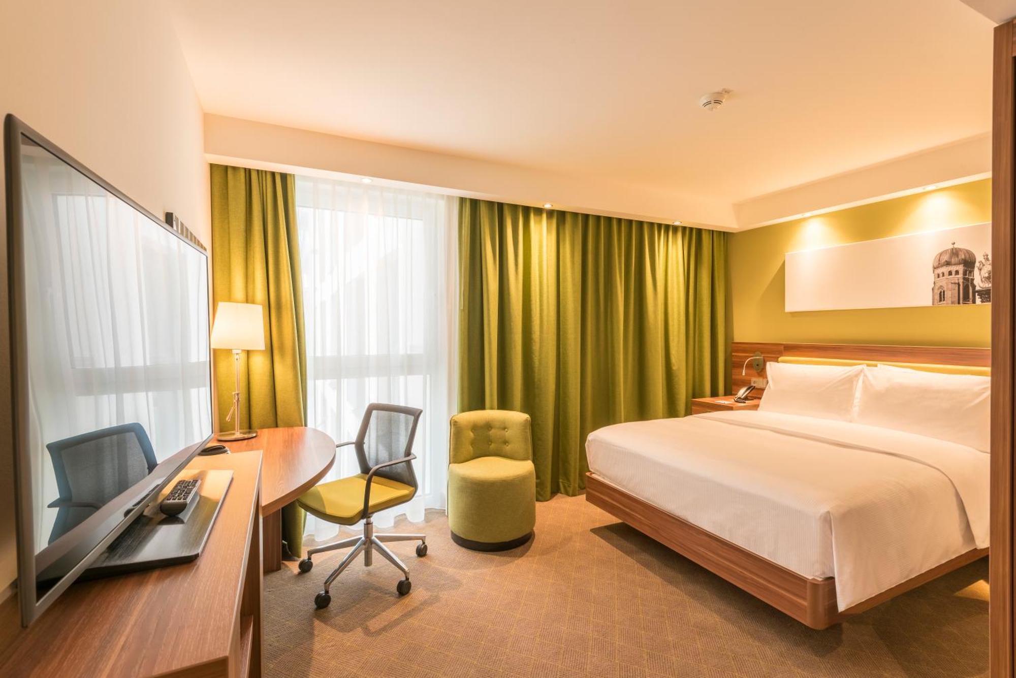 Отель Hampton By Hilton Munich City West Экстерьер фото