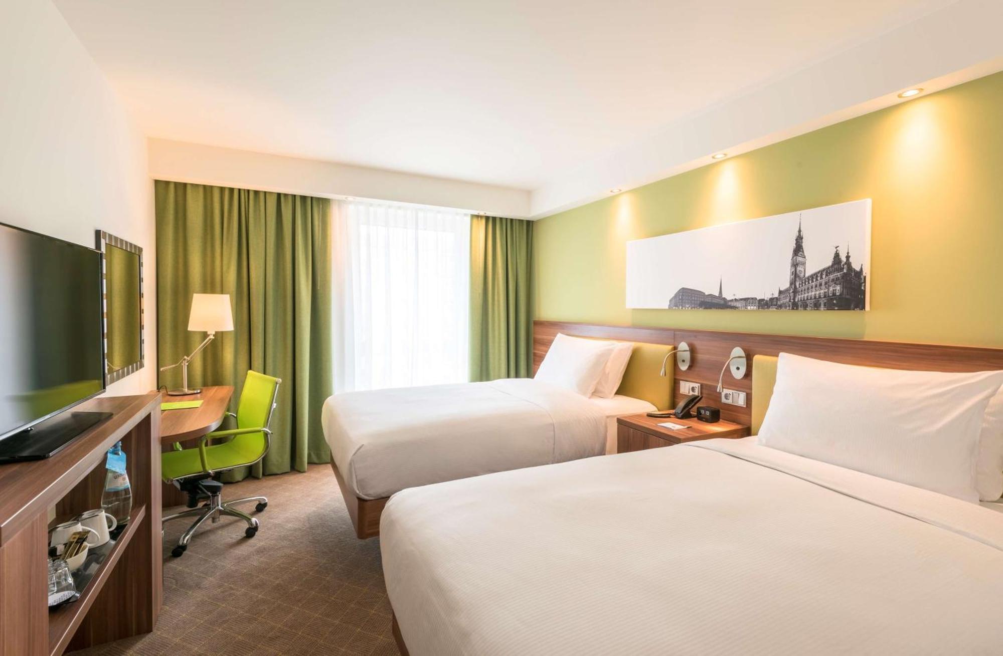 Отель Hampton By Hilton Munich City West Экстерьер фото