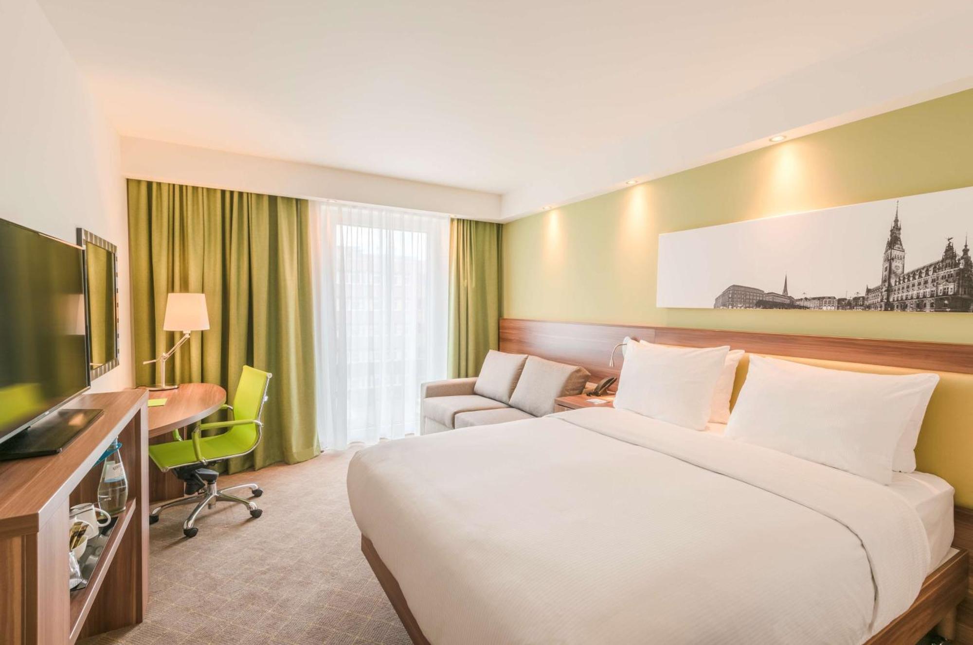 Отель Hampton By Hilton Munich City West Экстерьер фото